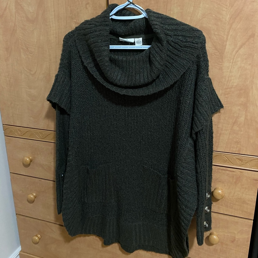 Beacan Cove knitted sleeved poncho. Size xs